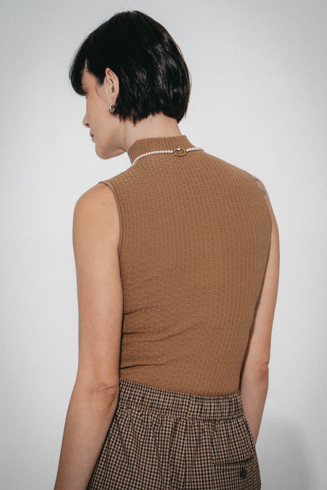 Gaby structure high neck top | Beige