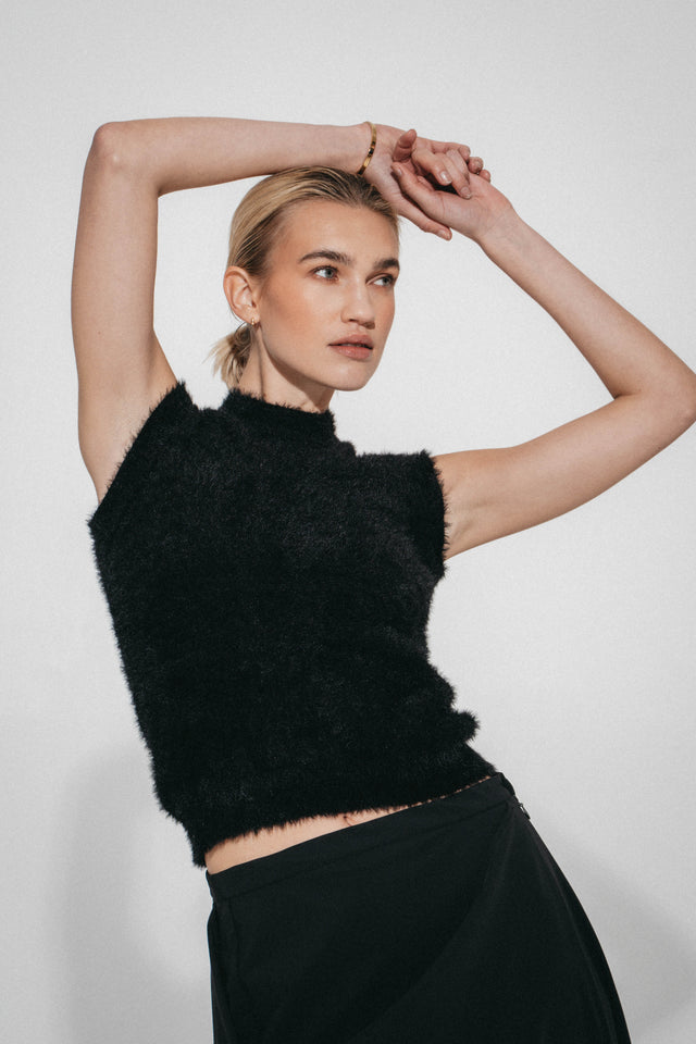 Soft knitted vest 2001 | Black
